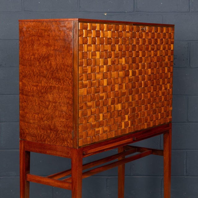 Vintage Italian Dry Bar Cabinet with Woven Front Decor on Stand, 1960 For Sale - Image 10 of 18