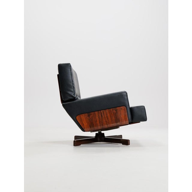Textile Swivel Model 401 Armchair in Rosewood by Menilio Taro for Cinova, 1960s For Sale - Image 7 of 13