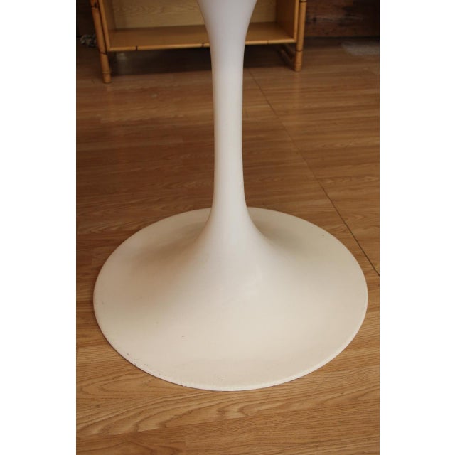 Mid-Century Modern Round Tulip Table with Calacatta Marble Top by Eero Saarinen for Knoll, 1960s For Sale - Image 3 of 9