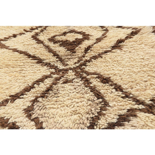Late 20th Century Vintage Azilal Moroccan Rug, 02'09 X 07'03 For Sale - Image 5 of 11