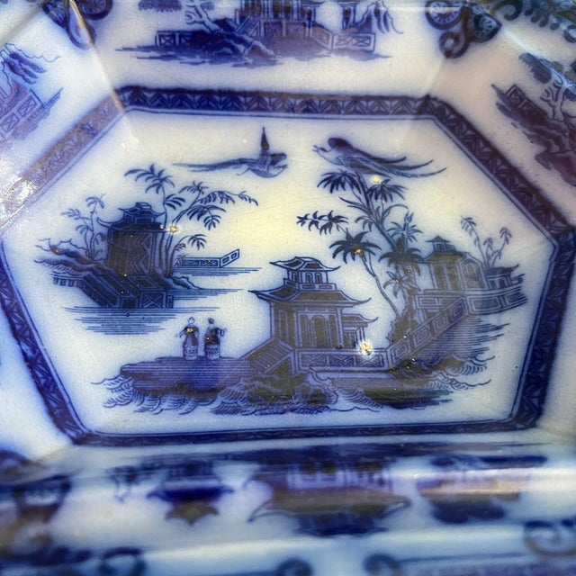 Late 19th Century Antique Flow Blue Hexagon Rimmed Pedestal Bowl For Sale - Image 5 of 18