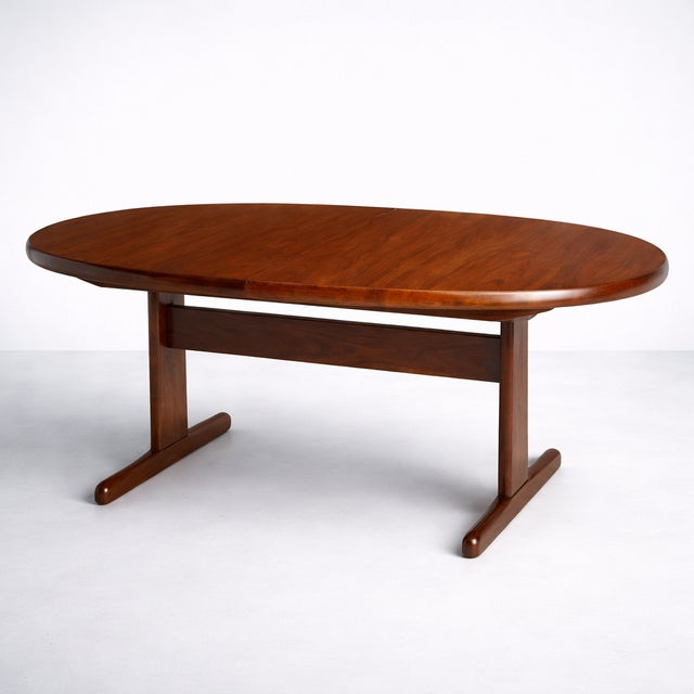 Mid-Century Modern Danish Rosewood Extending Dining Table by Skovby, 1980s, in Flawless conditions. Designed 1980 to 1989