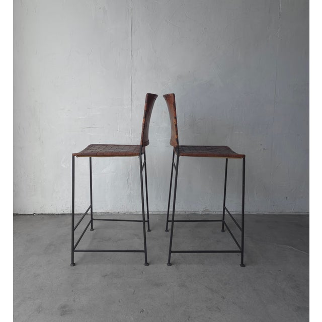 Metal Pair of 1950s Woven Leather and Iron Bar Stools After Swift and Monell For Sale - Image 7 of 9