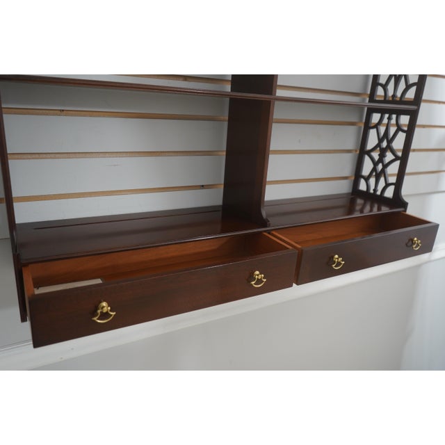 Chippendale Stickley Colonial Williamsburg Mahogany Double What Not Shelf For Sale - Image 3 of 14
