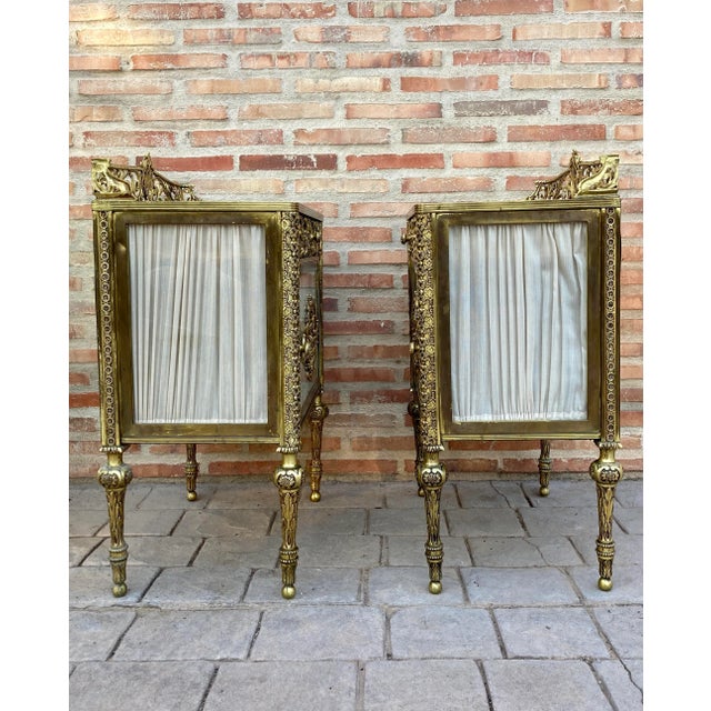 19th Century French Bronze Vitrine Nightstands with Glass Doors and Brass Drawers, Set of 2 For Sale - Image 12 of 18