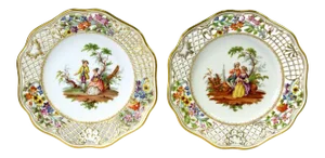 1820's Porcelain Plates Coalport Romantic Scenes Reticulated With Encrusted Flowers - a Pair