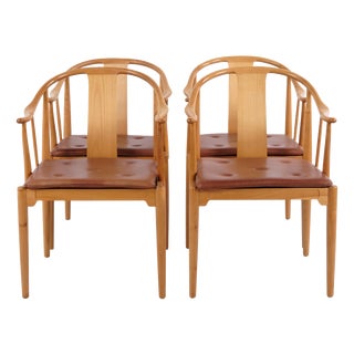 China Chairs FH 4283 in Cherry Wood with Leather by Hans J. Wegner for Fritz Hansen, 1970s, Set of 4 For Sale