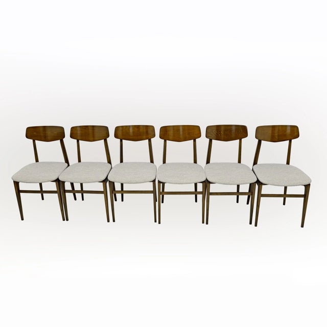 Beige Walnut-Stained Beech and Bouclè Fabric Dining Chairs, Denmark, 1960s, Set of 6 For Sale - Image 8 of 11