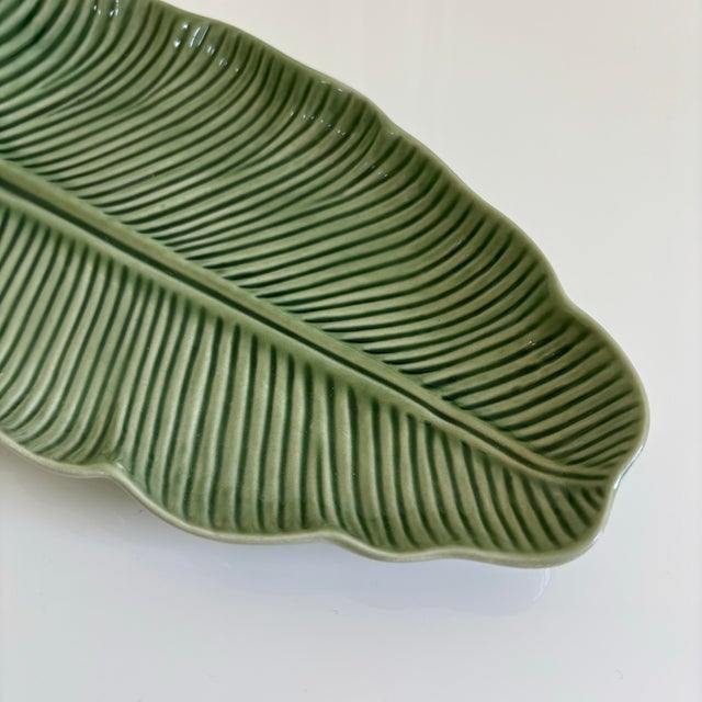 Bordallo Pinheiro Vintage Coastal Bordallo Pinheiro Green Banana Leaf Platter For Sale - Image 4 of 7