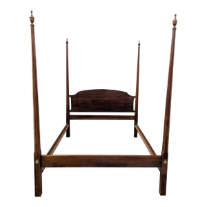 Vintage Mahogany Traditional Style Queen Size Four Pencil Poster Bed