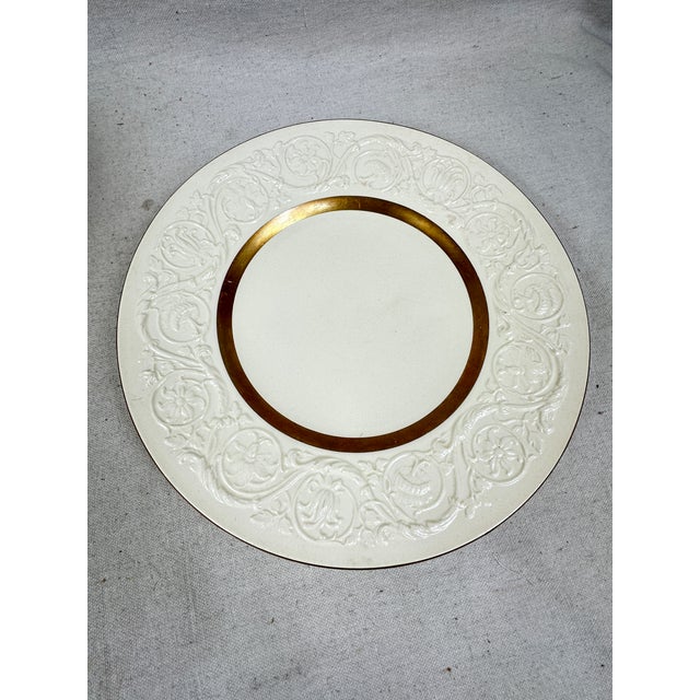 Mid 20th Century Vintage Wedgwood Patrician Dinner Plates-Set of 11 For Sale - Image 5 of 10