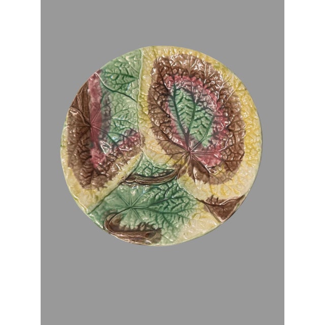 American Vintage Majolica Leaf Decorated Plate For Sale - Image 3 of 3