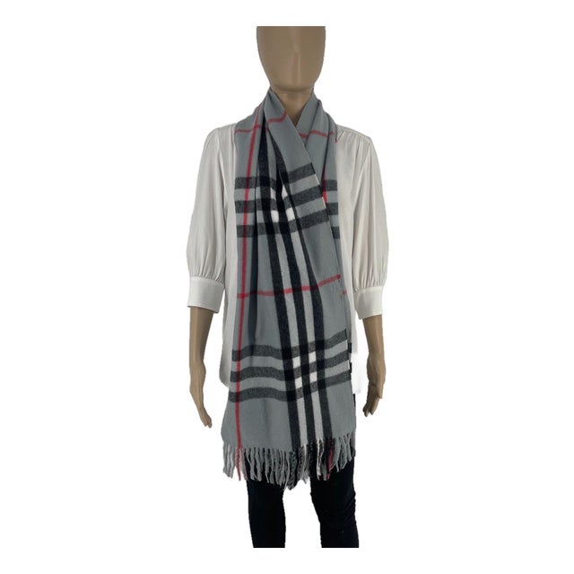 Burberry Grey Plaid 100% Cashmere Scarf For Sale