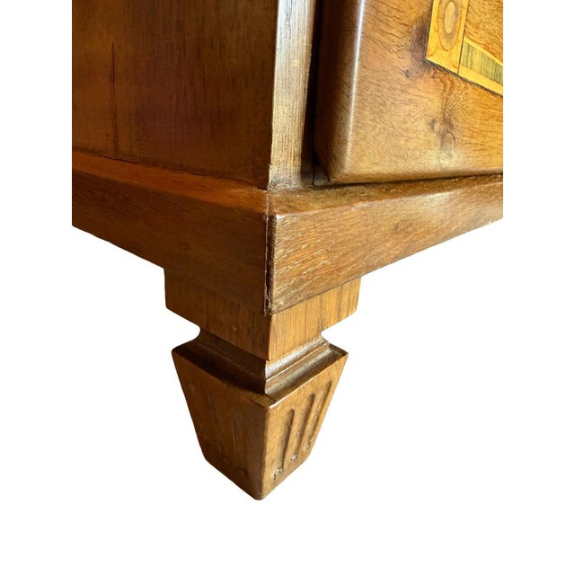 Josephine Biedermeier Austrian Walnut Commode with Marquetry, Vienna, 1830 For Sale - Image 6 of 16