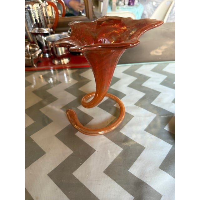 Art Nouveau Vintage 1970''s Art Glass Tulip Swirl Vase For Sale - Image 3 of 7
