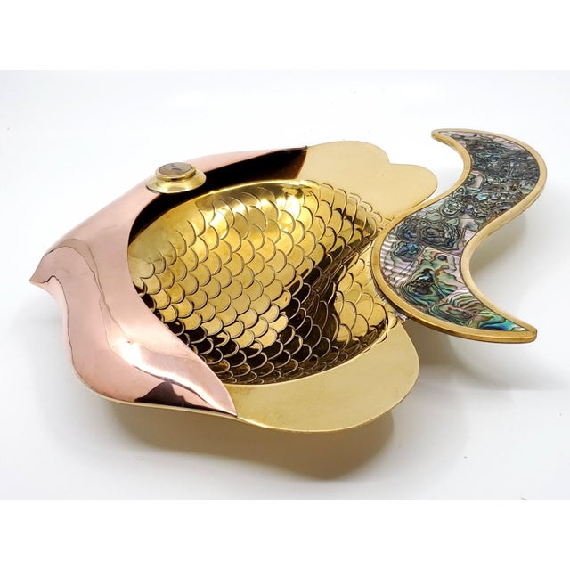 1950s Bowl Abalone Shell Mixed Metal Fish Dish Mexico 1950s - Signed & Freshly Polished For Sale - Image 5 of 12