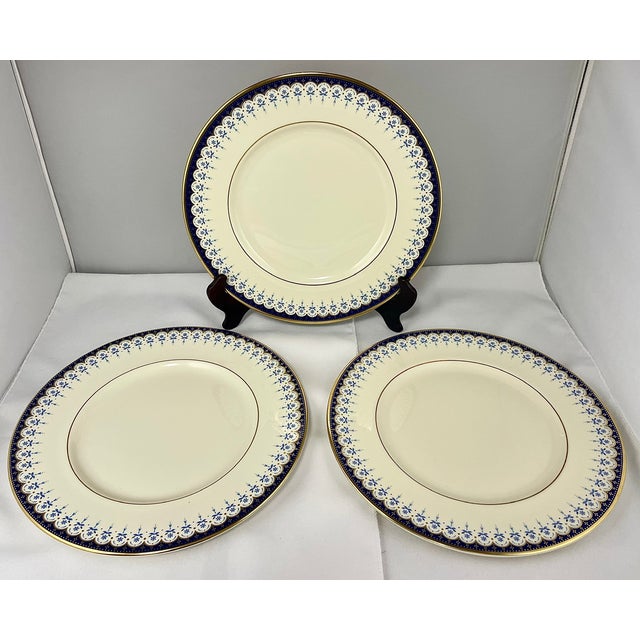 1981 Minton Neoclassical Style "Consort" Dinner Service - 52 pcs For Sale - Image 13 of 18