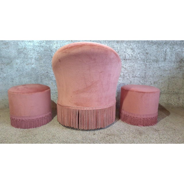 Pink Napoleon III Lounge Chair and Poufs in Pink Velvet, 1800s, Set of 3 For Sale - Image 8 of 13