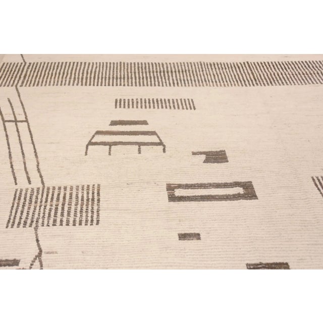 Nazmiyal Collection Oversized Tribal Modern Rug For Sale In New York - Image 6 of 8