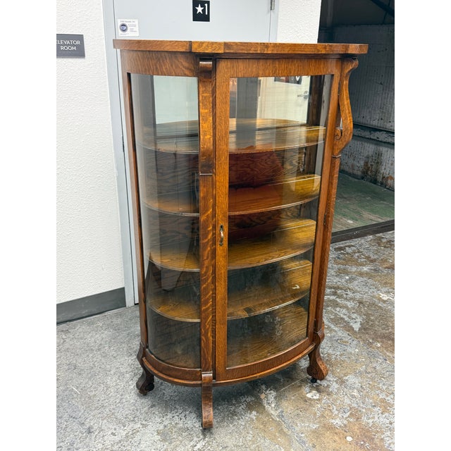 Victorian Victorian Quarter-Sawn Tiger Oak Curved Glass Curio, Antique For Sale - Image 3 of 12