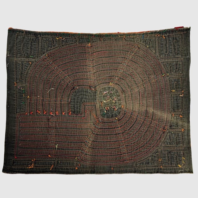 Textile Vintage Guna Mola Folk Art Panel With Abstract Radiating Pattern & Spirit For Sale - Image 7 of 7