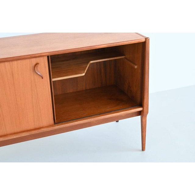 Small Sideboard in Walnut from Bosteels Meubelen, Belgium, 1960 For Sale - Image 17 of 18