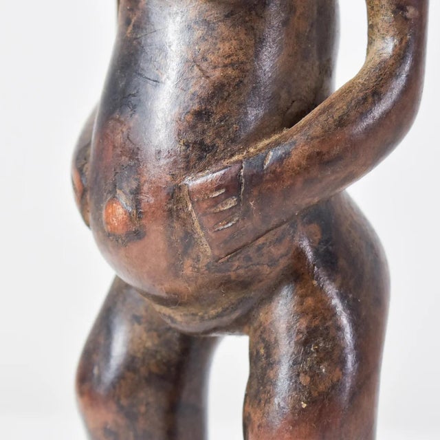 Early 20th Century Nyamwezi Pregnant Mother Mwana Hiti Figure Tanzania For Sale - Image 4 of 10
