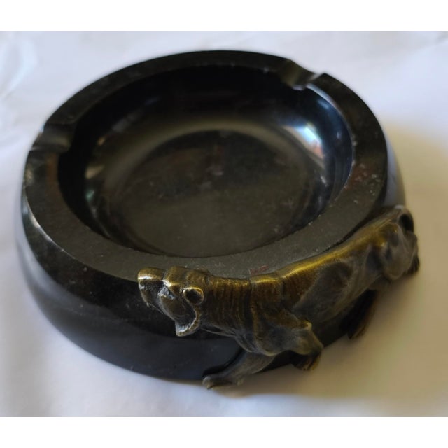 Art Deco Marble Big Cat Ashtray, 1920s, in Very Good conditions. Designed 1920 to 1949
