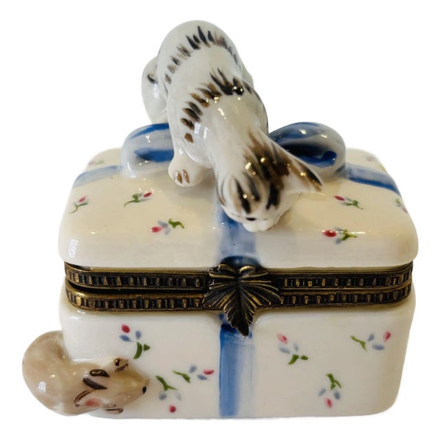 Porcelain Collectible Box Cat With Mouse For Sale
