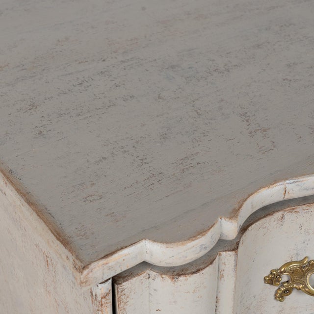 Wood Large 19th Century Gray Rococo Chest of Four Drawers For Sale - Image 7 of 18