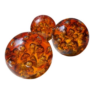 Vintage Amber Controlled Bubble Art Glass Orbs – Set of 3 Murano Style Paperweights For Sale