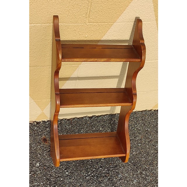 Mid-Century Modern 1950s Vintage Cushman Colonial Style Maple Hanging Shelf For Sale - Image 3 of 8