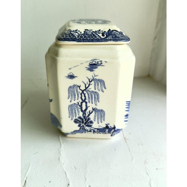 Mason's Ironstone Vintage Mason’s Ironstone Blue Willow Ginger Jar With Lid, English Chinoiserie Ceramic For Sale - Image 4 of 8
