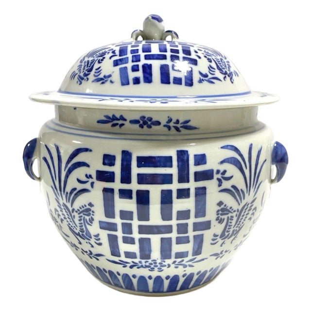 Large Vintage Blue & White Porcelain Lidded Ginger Jar With Side Handles - Chinoiserie Decor For Sale