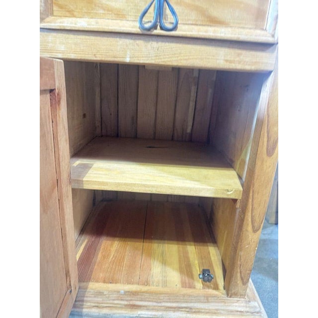 Vintage Southwestern Rustic Ponderosa Pine Nightstands– A Pair For Sale - Image 10 of 14