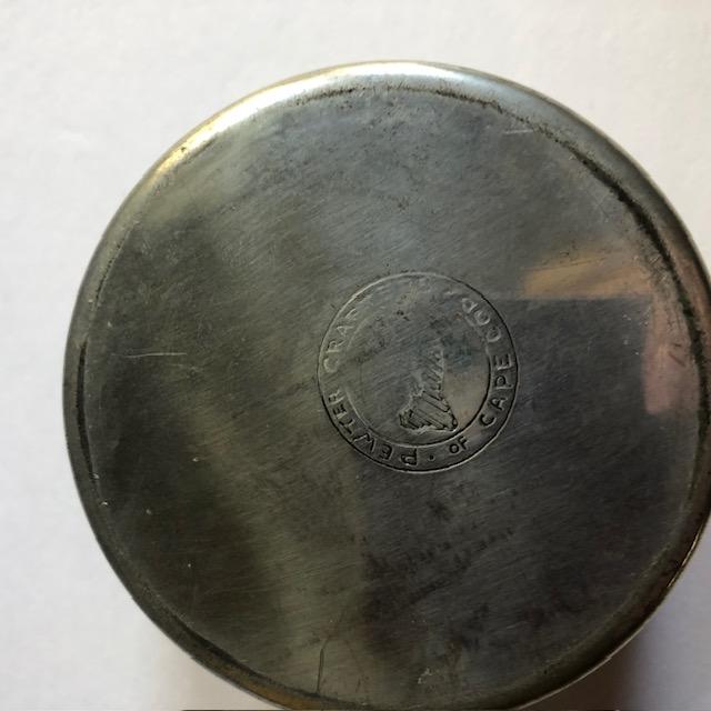 American Pineapple Design Cape Cod Pewter Box With Lid For Sale - Image 3 of 4