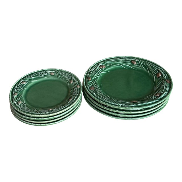 Bordallo Pinheiro Pinecone Winter Christmas Plates For Sale