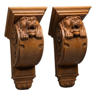 Pair of Antique Victorian Oak Lion Head Corbels (c. 1885–1910) For Sale