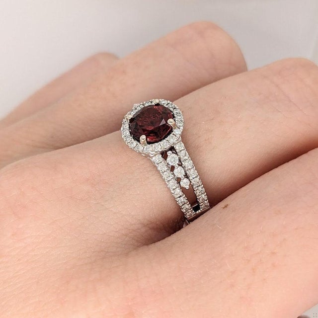 Modern 1.4Ct Spessartine Garnet Ring With Earth Mined Diamonds: Solid 14k Gold, 6.5mm, Size 6.75 For Sale - Image 3 of 12