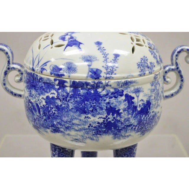 Antique 19th Century Blue and White Chinese Porcelain Footed Incense Burner For Sale - Image 12 of 12