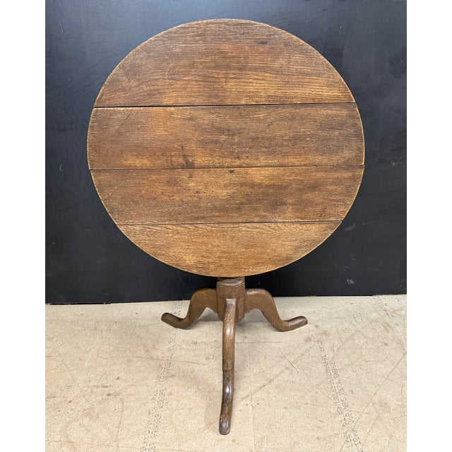 Brown Georgian Oak Tilt Top Table, 1820 For Sale - Image 8 of 8