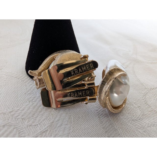 White 1950s Kramer Mabe Pearl and Gold Earrings, Pair For Sale - Image 8 of 8