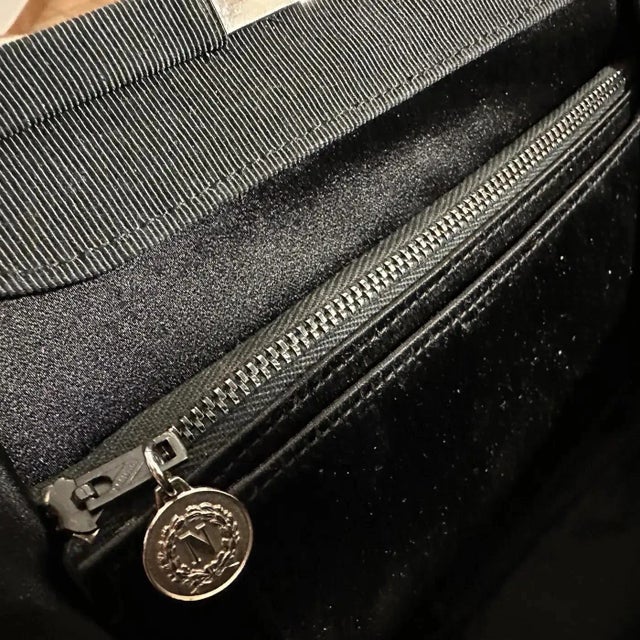 Art Deco 1960s Black Fabric and Beads Italian Evening Bag For Sale - Image 3 of 13