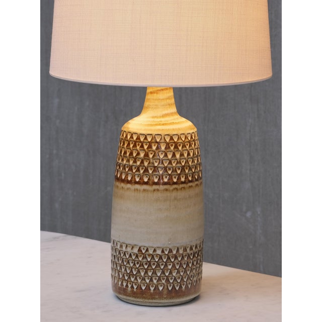 Beige Large Ceramic Relief Table Lamp by Einar Johansen for Søholm Stoneware, Denmark, 1960 For Sale - Image 8 of 11