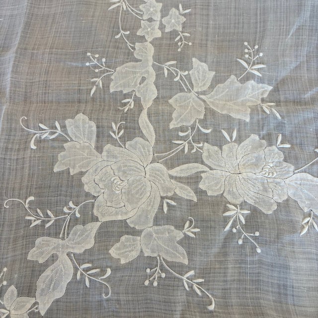 Vintage French Embroidered Organdy Tablecloth and Napkin Set, 1930, Set of 13 For Sale - Image 3 of 11