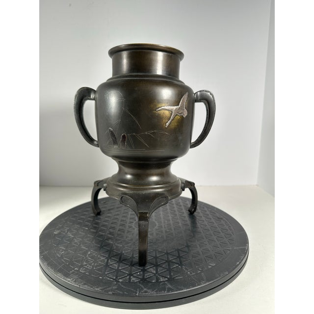 Early 20th Century Antique Japanese Bronze Usubata Vase – Meiji Period, Crane and Bamboo Inlay. For Sale - Image 5 of 9