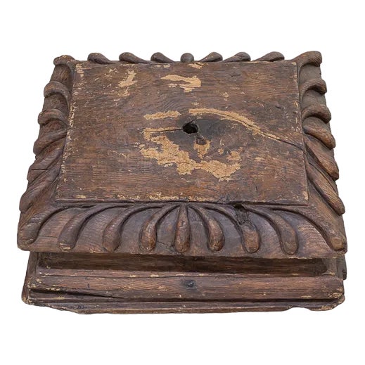 Square Pedestal with Hens in Pine wood, Spain, 18th Century For Sale