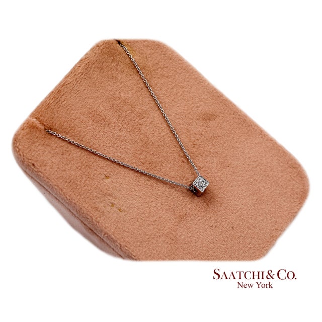 18k(750) White Gold Natural Diamond Box Shape Pendant Necklace With Chain For Sale - Image 9 of 12