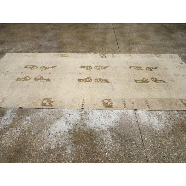 Galerie Shabab Collection Mid-20th Century Turkish Anatolian Wide Gallery Runner For Sale In New York - Image 6 of 10