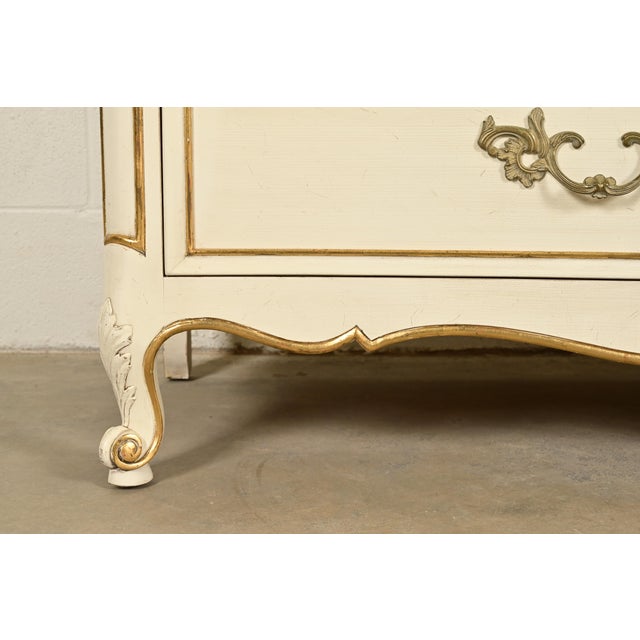 Kindel Furniture French Provincial Louis XV Cream Lacquered and Gold Gilt Dresser, 1970s For Sale - Image 12 of 18